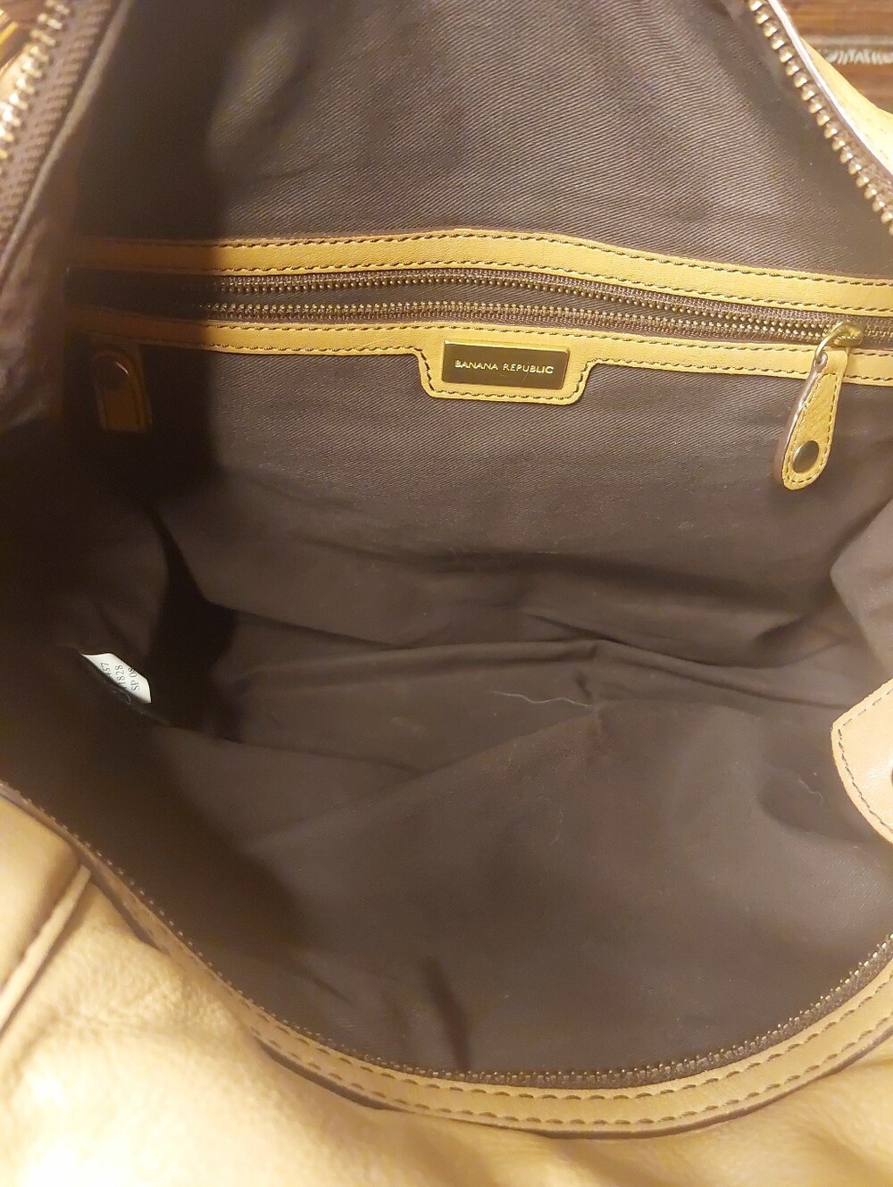 Banana Republic High End Leather Converable Hobo Satchel Camel Color & Brass - Picture 13 of 17